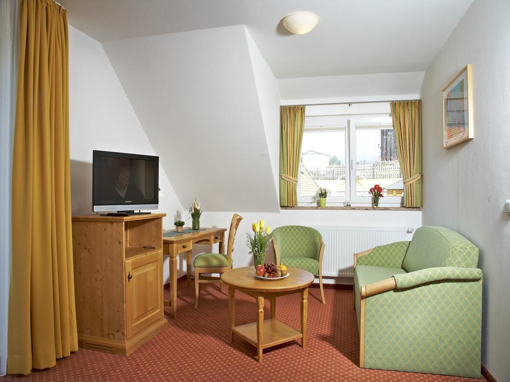 Gasthof Restaurant Buergerstueble Sankt Peter Room photo